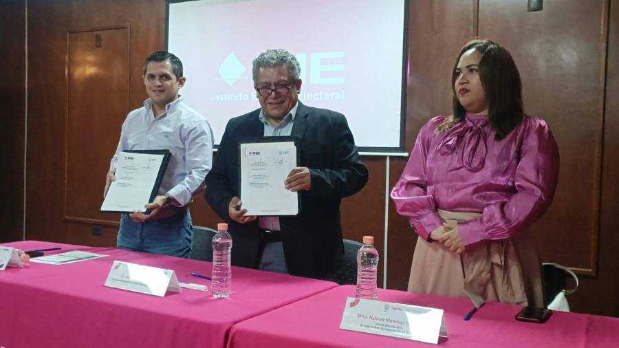 Autoridades electorales y universitarias formalizaron un convenio para acercar a estudiantes al proceso electoral local.