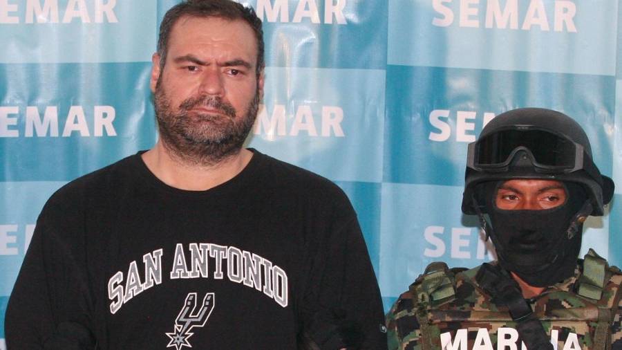 Descubre quién es Sergio Villarreal Barragán, “El Grande”, protagonista de Narcocracia, el nuevo libro de Anabel Hernández que aborda la infiltración del crimen organizado en México.
