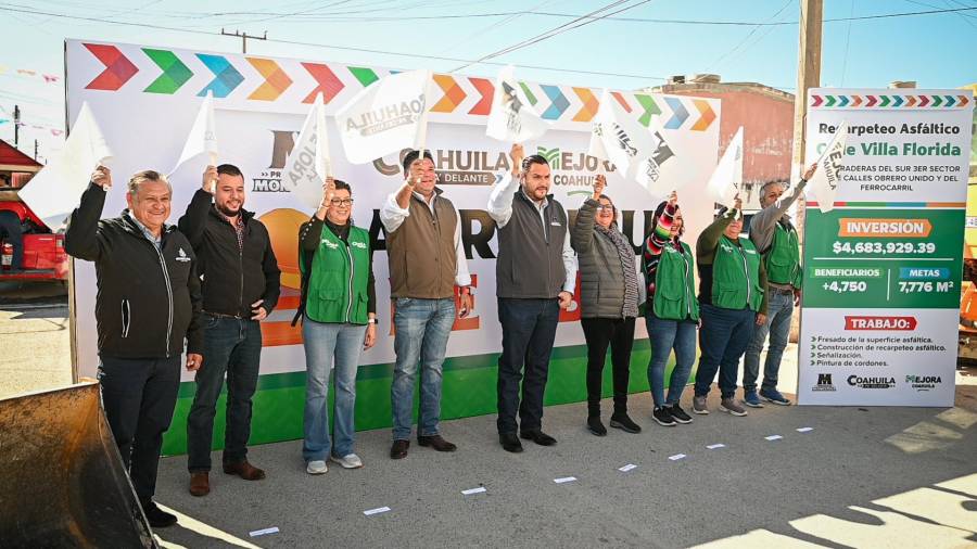 El alcalde Carlos Villarreal Pérez encabezó el arranque de las obras de recarpeteo en la colonia Praderas, destacando la importancia de mejorar la movilidad y la seguridad vial en Monclova.