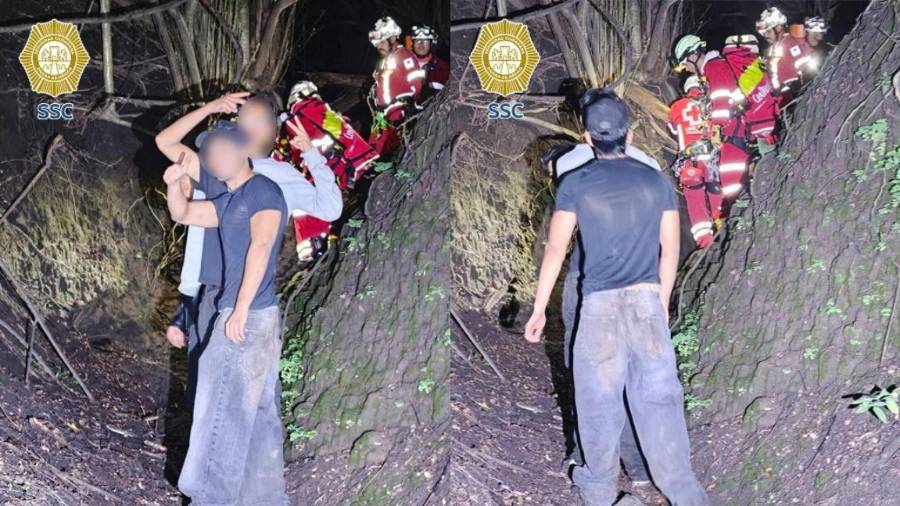 Policías y bomberos rescataron a nueve jóvenes que se extraviaron en una barranca del Bosque de Chapultepec.