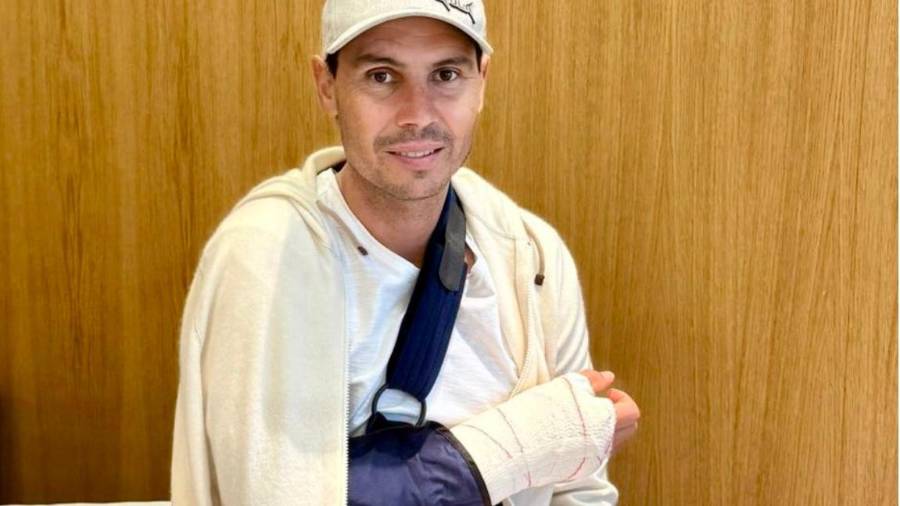 Rafael Nadal fue intervenido en Barcelona para tratar una artrosis severa en la mano derecha, consecuencia del desgaste acumulado durante su carrera.