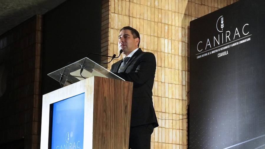 El presidente de la Canirac en Saltillo, Isidoro García, califica de arbitraria y abusiva la detención de Armando Castilla, director del Grupo VANGUARDIA.