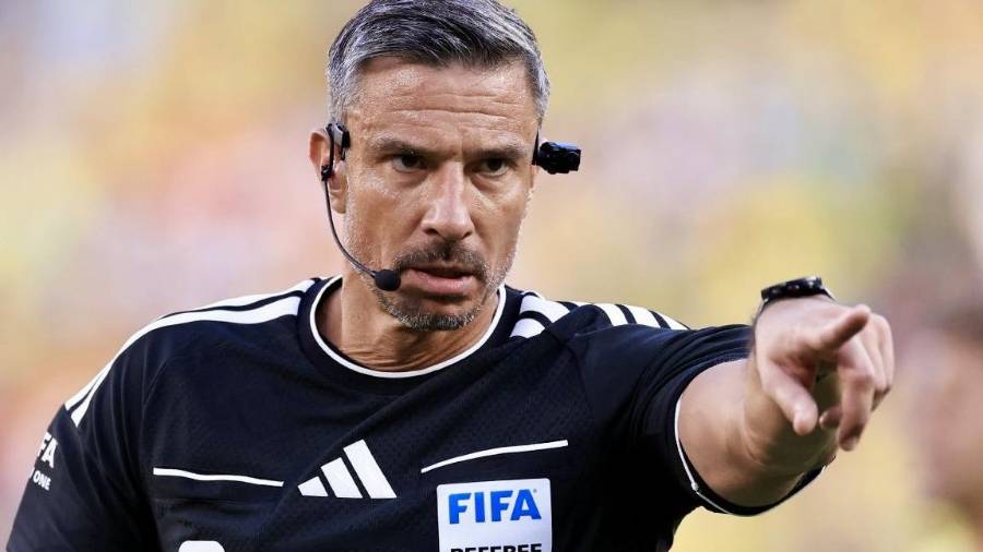 El silbante de 46 años, originario de Maribor, Eslovenia, vivirá el momento más importante de su carrera al dirigir por primera vez una final de Copa del Mundo.