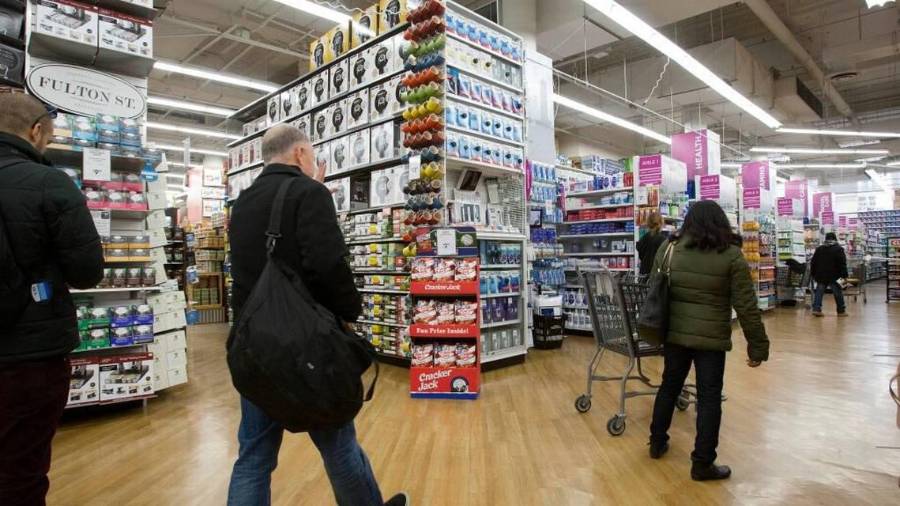 El informe gubernamental de ventas minoristas se da a conocer mientras los principales minoristas presentan sus reportes del cuarto trimestre fiscal con resultados dispares.