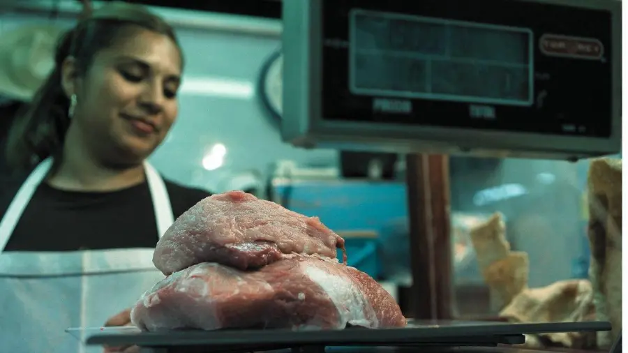 Las vacaciones y el empleo son de las preocupaciones que persisten en la zona pesimista de las y los consumidores de México.