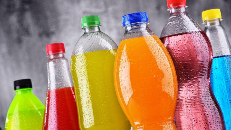 Conagua detecta irregularidades en uso de agua por empresa refresquera y concesiones agrícolas en Querétaro