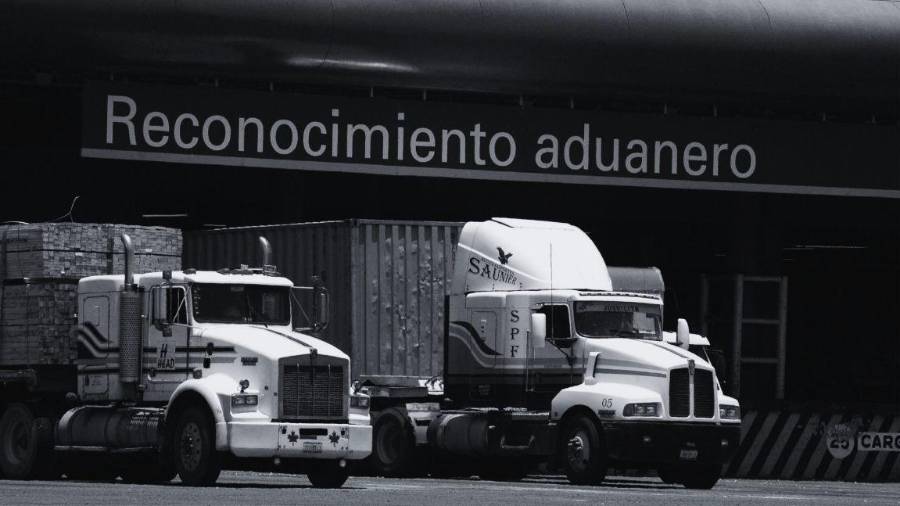 La información de las ventas en el mercado interno, producción, importación y exportación proviene del Registro Administrativo de la Industria Automotriz de Vehículos Pesados (RAIAVP).