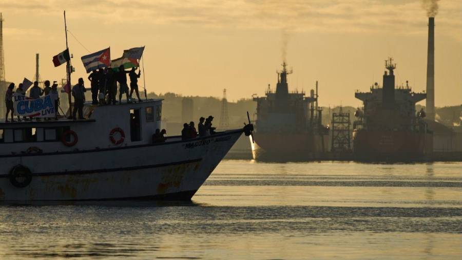 Greta Thunberg, Jeremy Corbyn, Kneecap son algunas de las activistas que se presentaron en Cuba para asistir a la población.