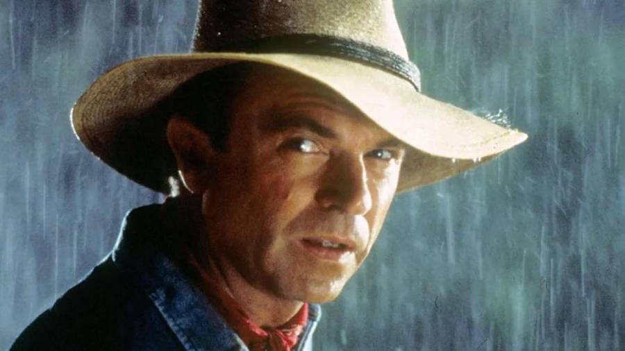 El actor Sam Neill, recordado por interpretar al doctor Alan Grant en Jurassic Park, falleció a los 78 años. Su familia confirmó la noticia y destacó que murió rodeado de sus seres queridos en Australia.
