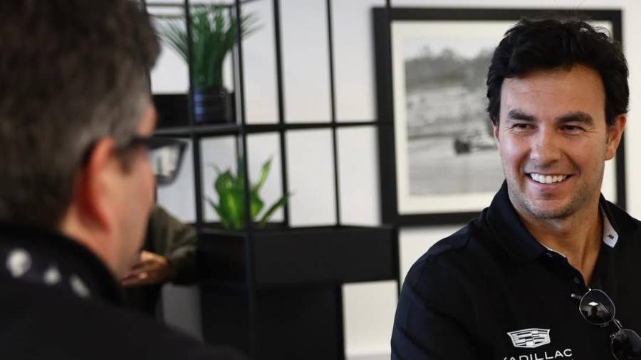 Sergio “Checo” Pérez probó por primera vez el simulador de Cadillac F1 y la escudería lo compartió en redes sociales como parte de su preparación rumbo a la temporada 2026.