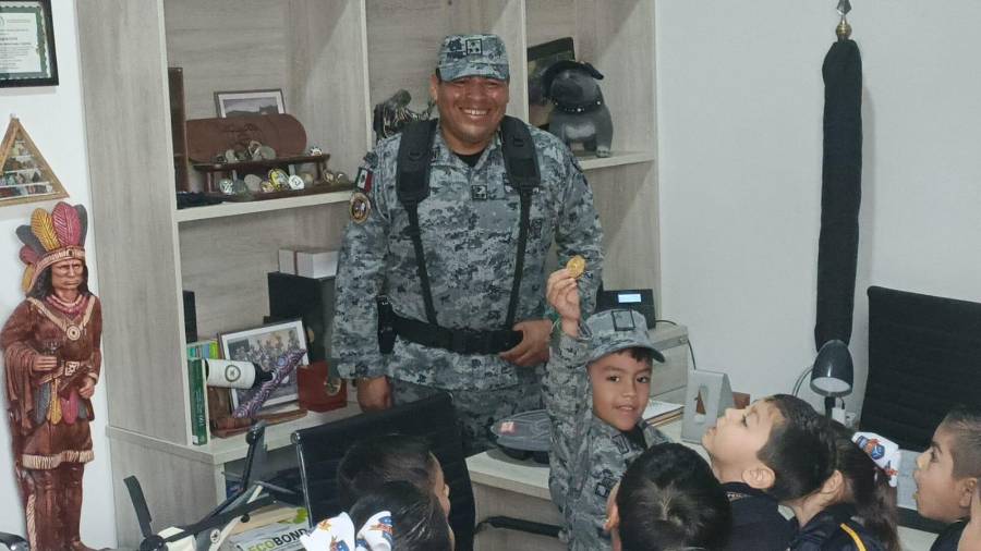El pequeño cumplió su sueño de ser un elemento de la Guardia Nacional.
