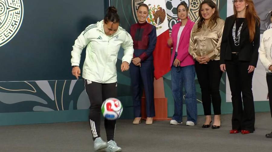 Claudia Sheinbaum anuncia concurso de dominadas para jóvenes que podrán ganar un boleto al partido inaugural del Mundial FIFA 2026.