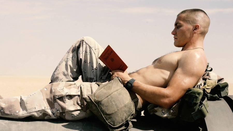 Personaje. Jake Gyllenhaal protagoniza ‘Soldado Anónimo’, cinta que explora los efectos psicológicos de la espera y la ausencia de combate durante una guerra.