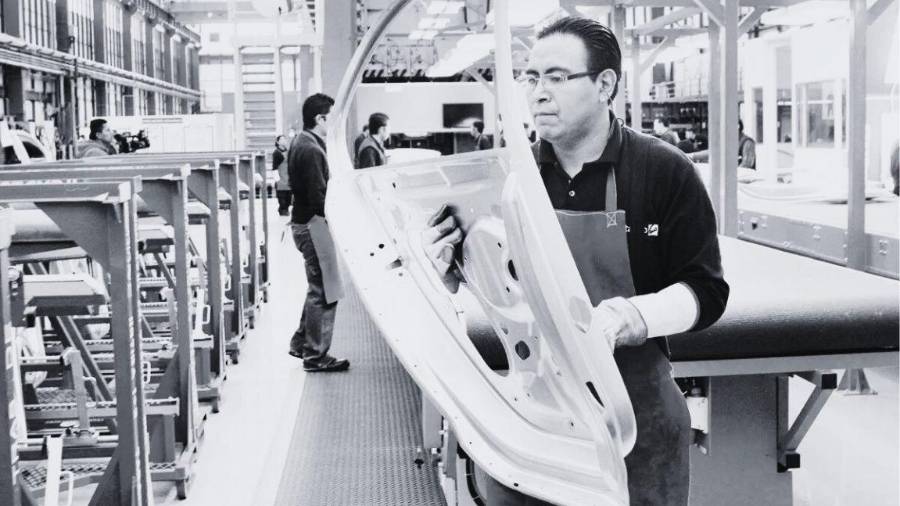 La Encuesta Mensual sobre Empresas Comerciales de Inegi precisa información clave para monitorear la economía interna nacional.