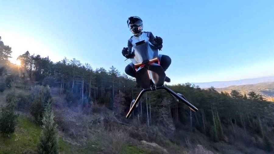 La Volonaut Airbike ya se puede reservar. Conoce cuánto cuesta la moto voladora, cómo funciona, qué velocidad alcanza y cuánto tiempo puede volar.
