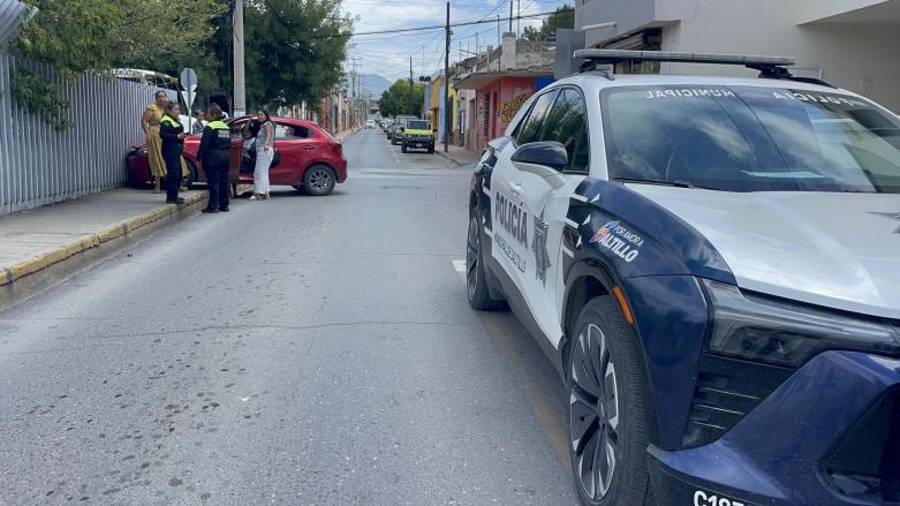 Elementos de Tránsito Municipal realizaron el abanderamiento mientras se efectuaban las diligencias del percance.