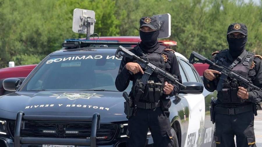 En los límites de Monterrey y San Pedro se registró un ataque a balazos en contra de un automóvil; dos personas perdieron la vida