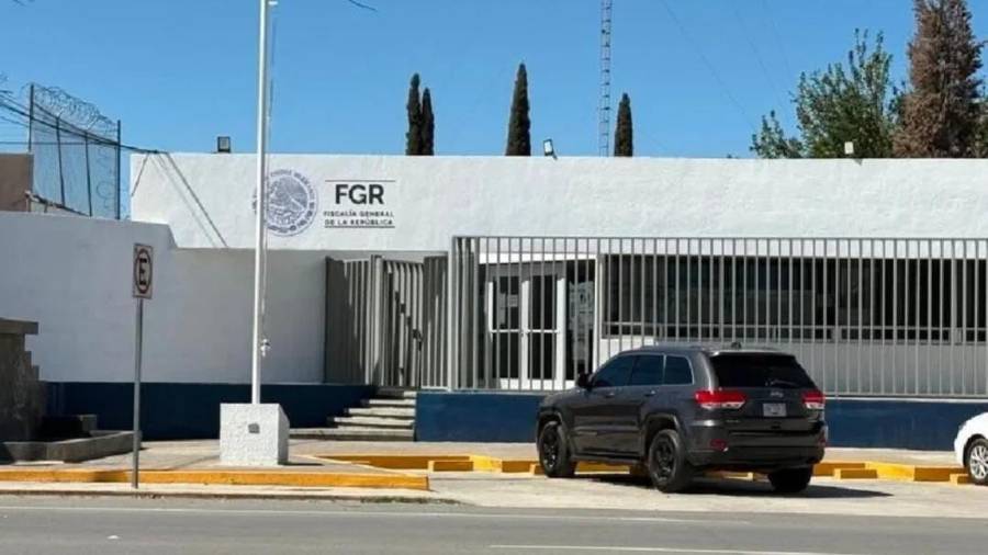 La detenida fue puesta a disposición de la Fiscalía Federal junto con el arsenal localizado en su vehículo.
