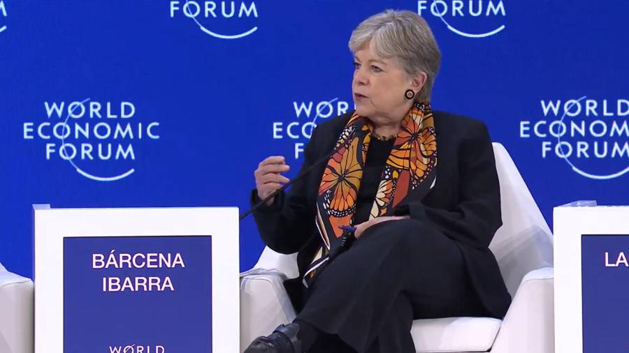 Alicia Bárcena Ibarra, secretaria de Medio Ambiente y Recursos Naturales, durante su participación en el Foro Económico Mundial.