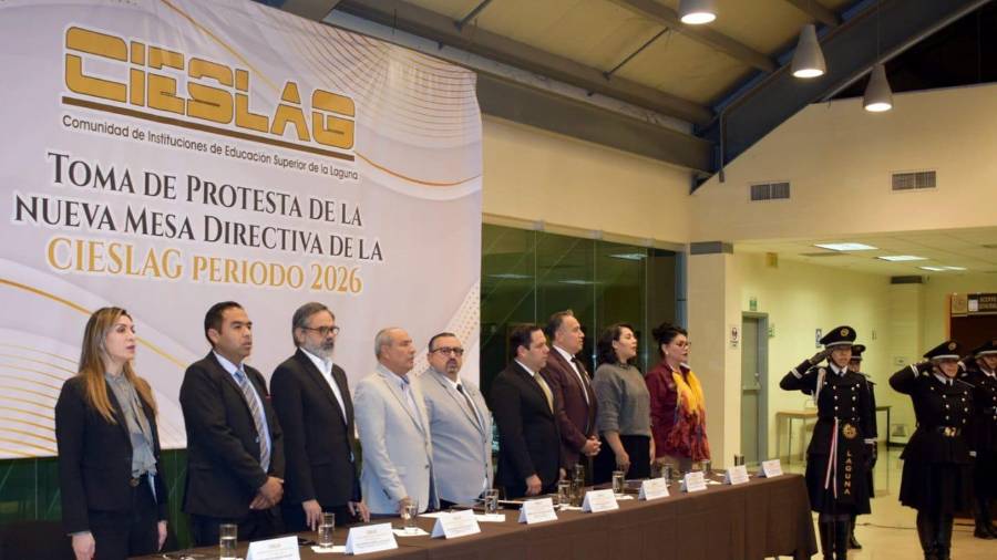 El acto reunió a representantes académicos, municipales y del sector educativo estatal