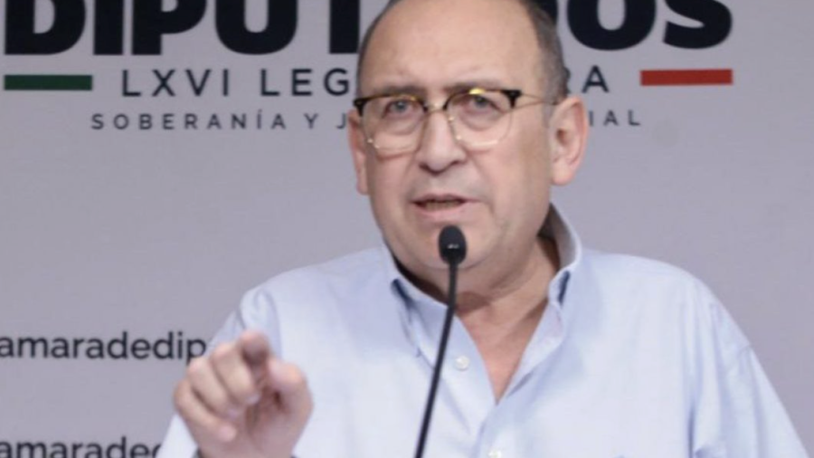 El coordinador del PRI anunció que responderá al procedimiento promovido ante el INE y mantendrá sus posicionamientos públicos.