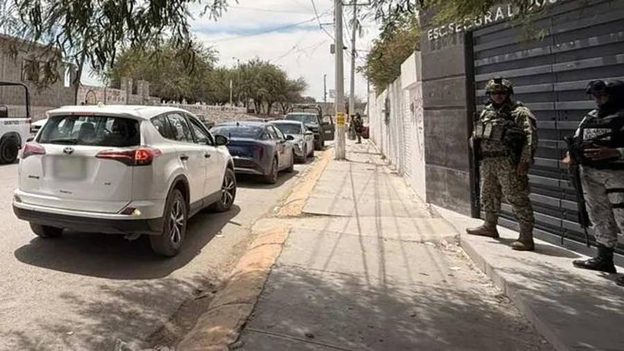 Corporaciones de seguridad acudieron al lugar para realizar labores de inspección y verificación, con el propósito de descartar riesgos para estudiantes y personal escolar