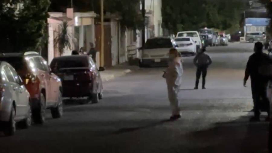Elementos de la Fiscalía General del Estado y Servicios Periciales realizaron las diligencias correspondientes en el domicilio ubicado en la colonia Brisas.