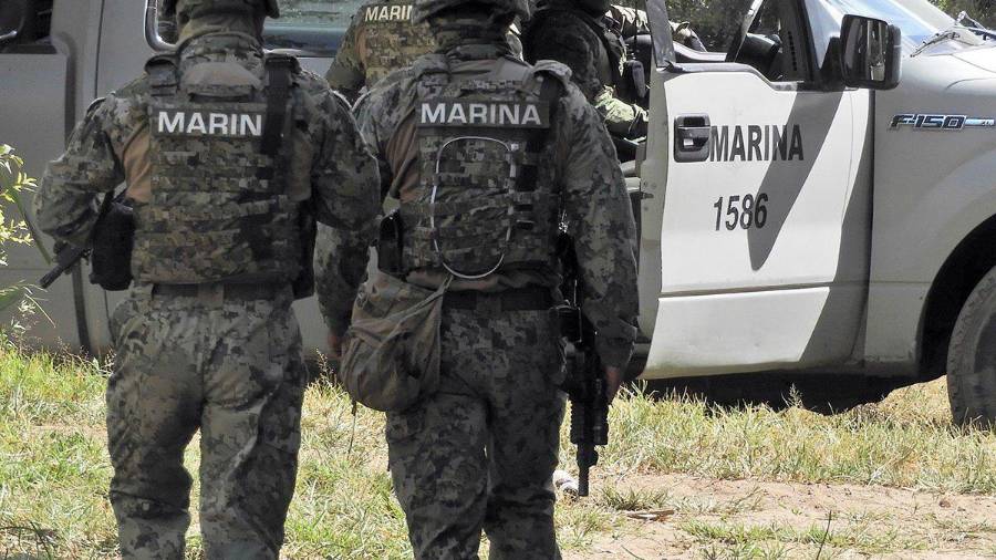 Los 12 marinos están señalados por la desaparición de Alférez Hernández y de Jonathan Ballesteros Loza, ambas ocurridas el 17 de febrero de 2018 en Nuevo Laredo, Tamaulipas