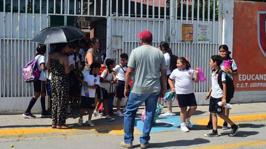 El ajuste en las fechas no altera el cumplimiento de los días efectivos de clase establecidos en el ciclo escolar vigente.