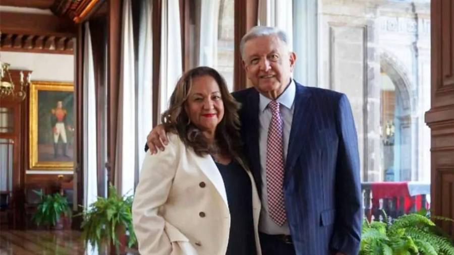 A través de su cuenta de Facebook, Martínez aseguró que Ramírez Cuevas paga con dinero público a periodistas.