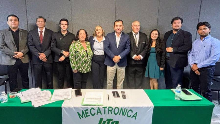Los sustentantes presentaron y defendieron proyectos de investigación ante jurados académicos especializados.
