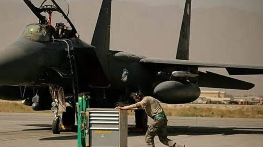 Aún se investiga cómo fue derribado el avión de combate, pero la formación de drones, que el piloto describió como un “campo minado de drones” flotando en el aire puede haber ayudado a Irán a derribar el F-15.