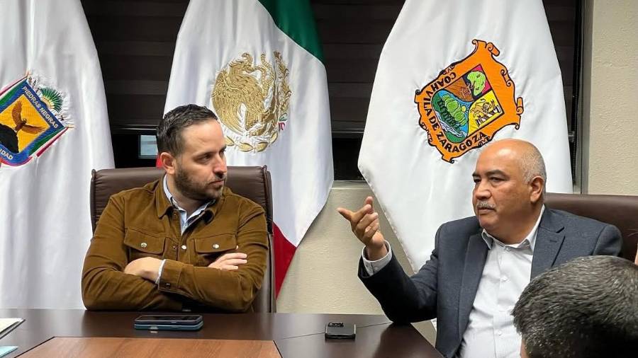 José Antonio Galván, derecha, puso en la mesa el promover las inversiones reduciendo trabas administrativas, como una de la varias propuestas para enfrentar el desempleo.