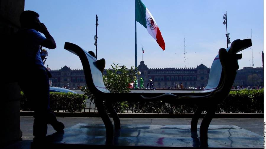 Aunque los apoyos gubernamentales ayudan a los más pobres, la clave está en la productividad y el empleo digno.