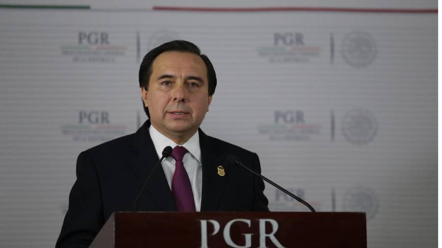 Tomás Zerón es acusado de tortura en el caso de la desaparición de los 43 normalistas de Ayotzinapa.