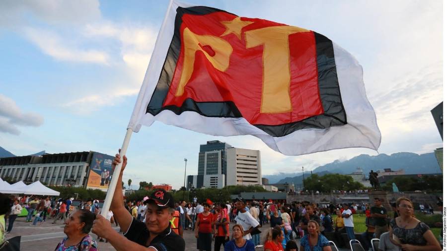 El Partido del Trabajo pretende que el ejercicio de revocación de mandato se desahogue hasta agosto de 2027.