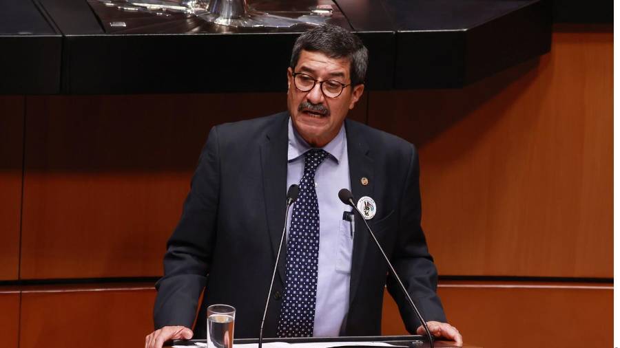 Javier Corral, senador de Morena, fue señalado por César Duarte de impulsar una persecución política en su contra.