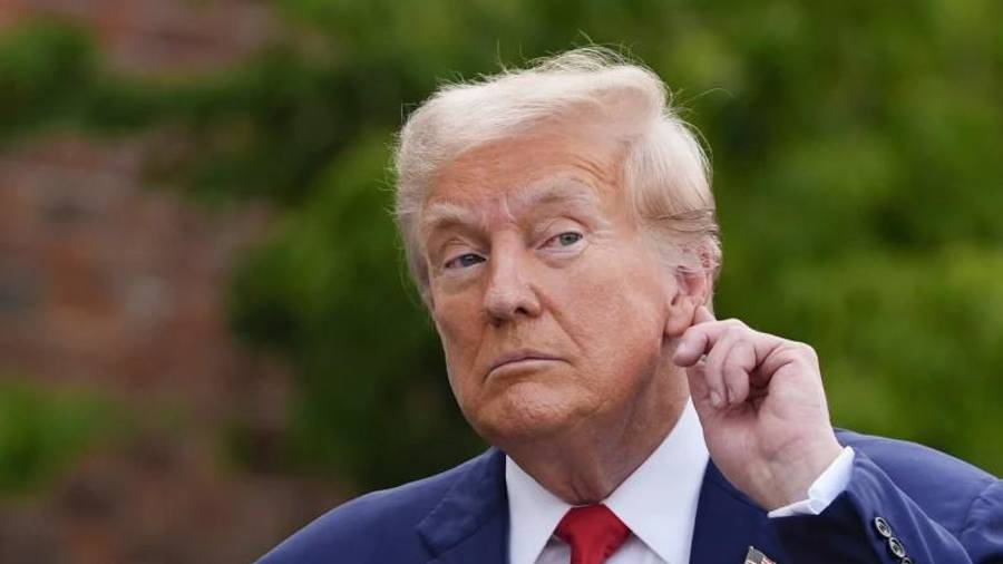 Desde que Trump regresó a la Casa Blanca en enero, muchos líderes europeos han intentado cortejarlo con diversas formas de adulación y han cedido ante él en materia de política comercial para ganarse su favor.