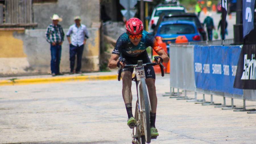 Los caminos de la sierra de Arteaga fueron parte del recorrido de la UCI Gravel World Series 2026, que reunió a 223 ciclistas.