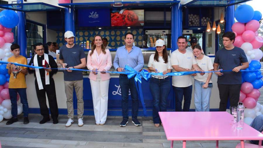El alcalde Javier Díaz González encabezó el acto inaugural de la nueva sucursal de Lulo Gelato &amp; Sorbetto.