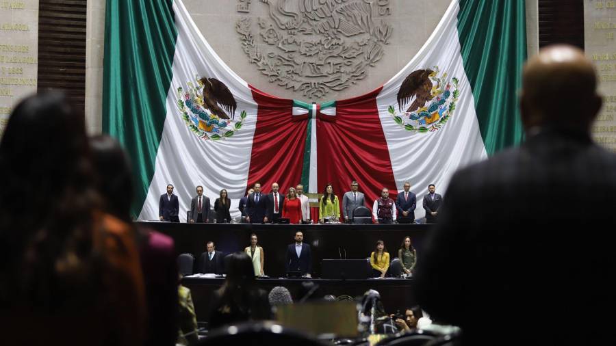 De acuerdo con el Comité Técnico de Evaluación, 328 aspirantes presentaron un examen escrito.