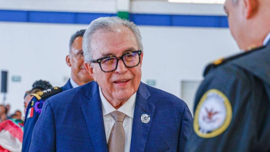 Según los datos dados a conocer por el periodista, a inicios de semana recibieron una alerta y de inmediato se movilizaron para “esconder” al gobernador con licencia de Sinaloa, de quien EU pide su detención con fines de extradición.