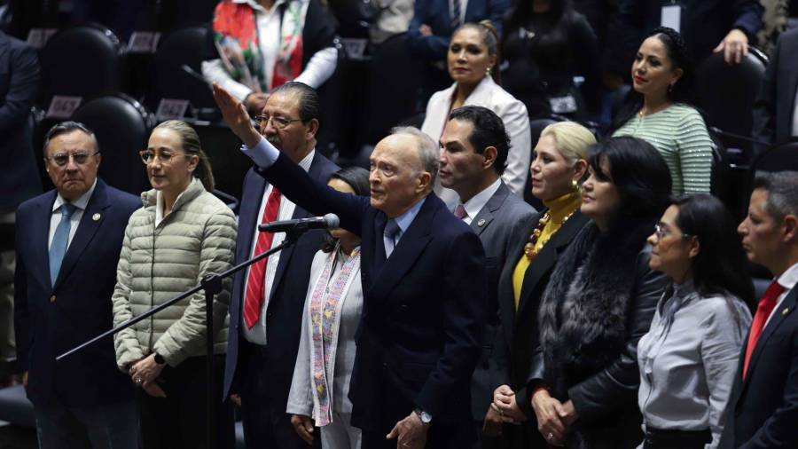 Alejandro Gertz Manero, tomó protesta como embajador de Reino Unido en la Cámara de Diputados.