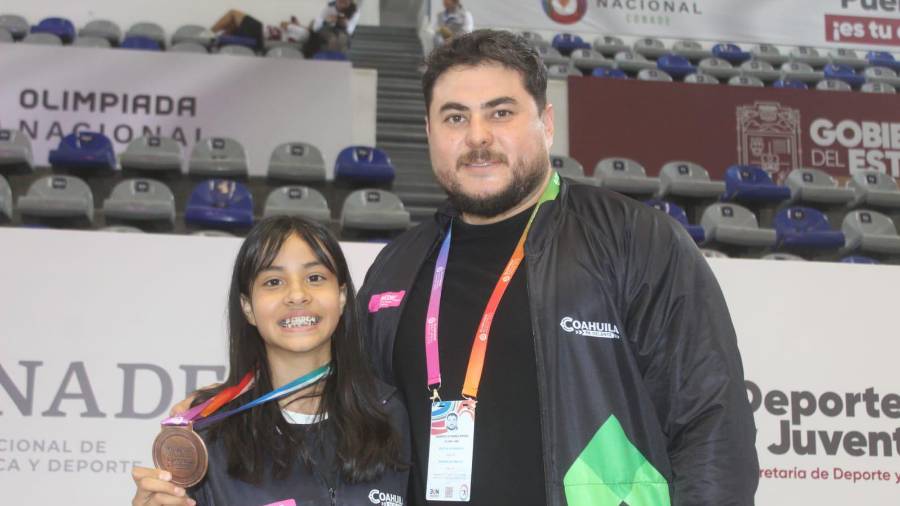 Lucía Estrella Juárez Muñoz consiguió la primera medalla para Coahuila en la Olimpiada Nacional Conade 2026 al ganar el bronce en sable femenil Infantil.