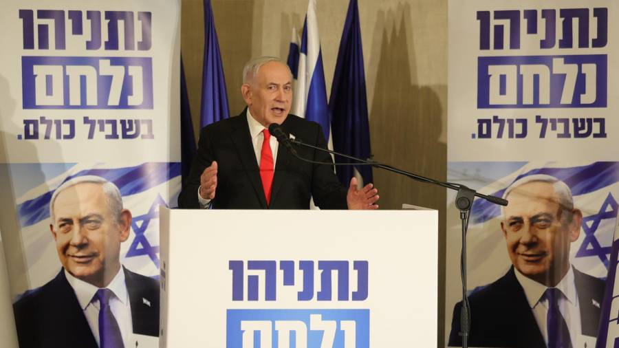 Benjamin Netanyahu, primer ministro de Israel y líder del partido Likud, habla durante la presentación de los nuevos miembros del equipo del partido para las próximas elecciones, en Jerusalén, Israel.
