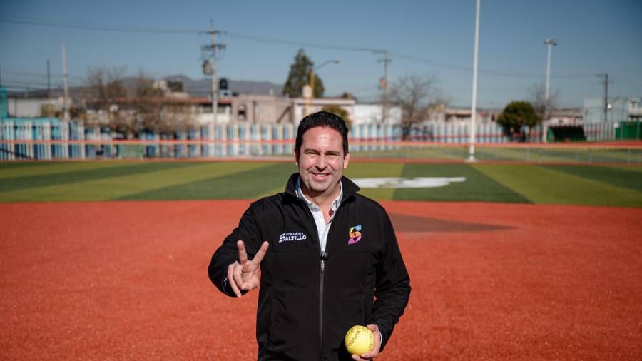 El Ayuntamiento de Saltillo entregó la rehabilitación de dos campos de sóftbol, obra que beneficiará a más de 14 mil habitantes del sector y fomentará la práctica deportiva.