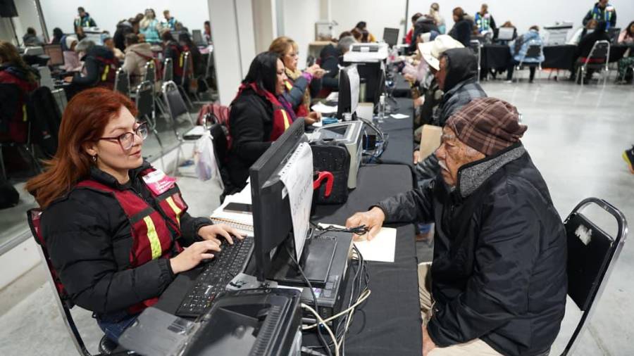 El programa de Apoyos Económicos del DIF Saltillo beneficia a miles de adultos mayores, personas con discapacidad y familias de la zona urbana y rural del municipio.