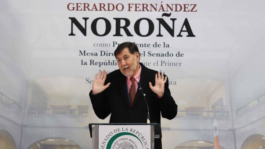 El evento contó con la presencia de miembros de la Mesa Directiva y legisladores que acompañaron al senador durante su periodo.