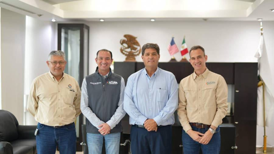 Emilio De Hoyos Montemayor recibió a Lauren Garduño, presidente y CEO de la Alianza Ports to Plains. FOTO: CORTESÍA