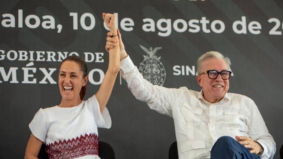 El Gobernador de Sinaloa, Rubén Rocha Moya fue entrevistado por medios de comunicación, afirmando que no dejará Sinaloa y tener el respaldo de Claudia Sheinbaum.